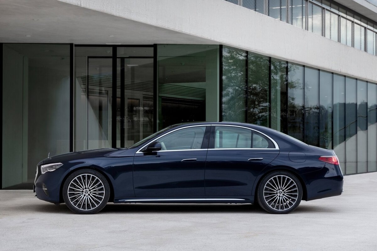 Mercedes-Benz E-Class - 2023