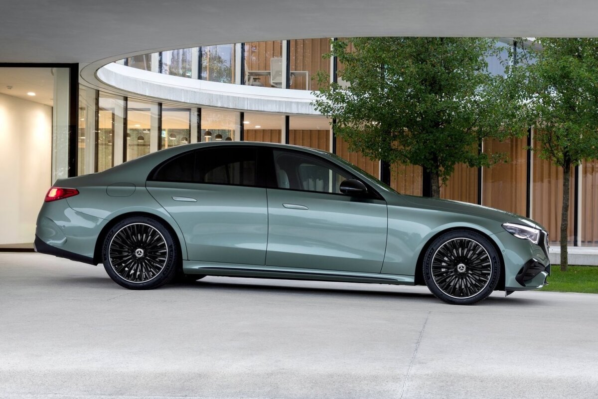 Mercedes-Benz E-Class - 2023