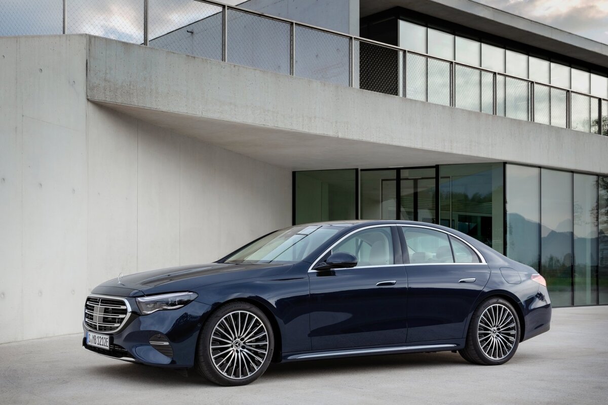 Mercedes-Benz E-Class - 2023