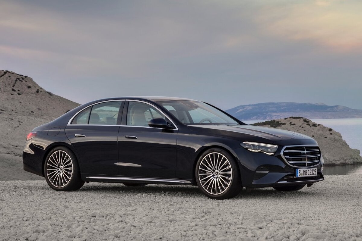 Mercedes-Benz E-Class - 2023