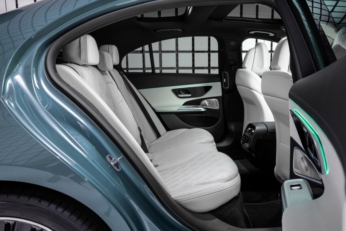 Mercedes-Benz E-Class - 2023