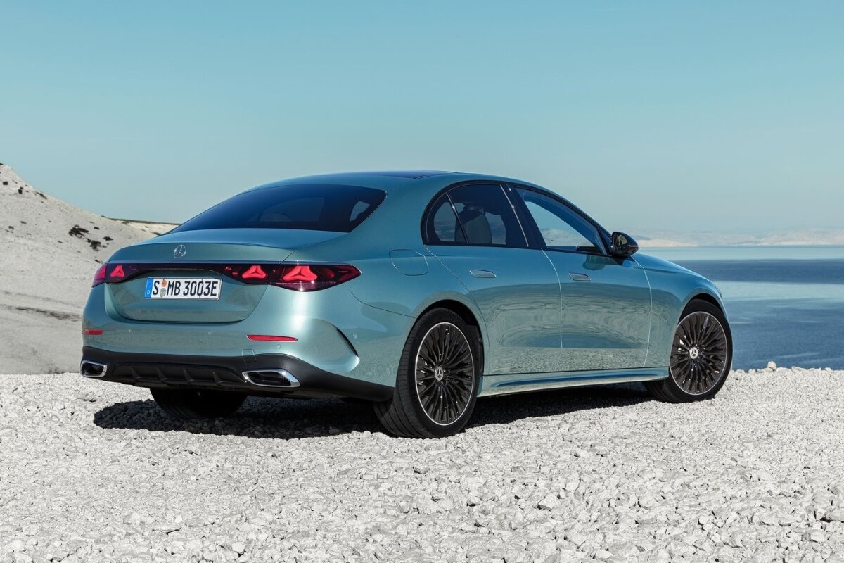 Mercedes-Benz E-Class - 2023