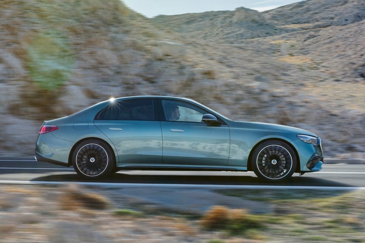 Mercedes-Benz E-Class - 2023