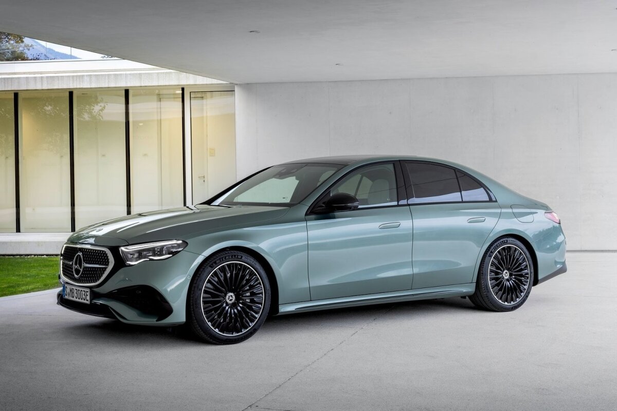 Mercedes-Benz E-Class - 2023