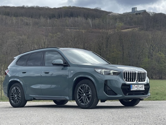 BMW X1 xDrive 23i  (2023)
