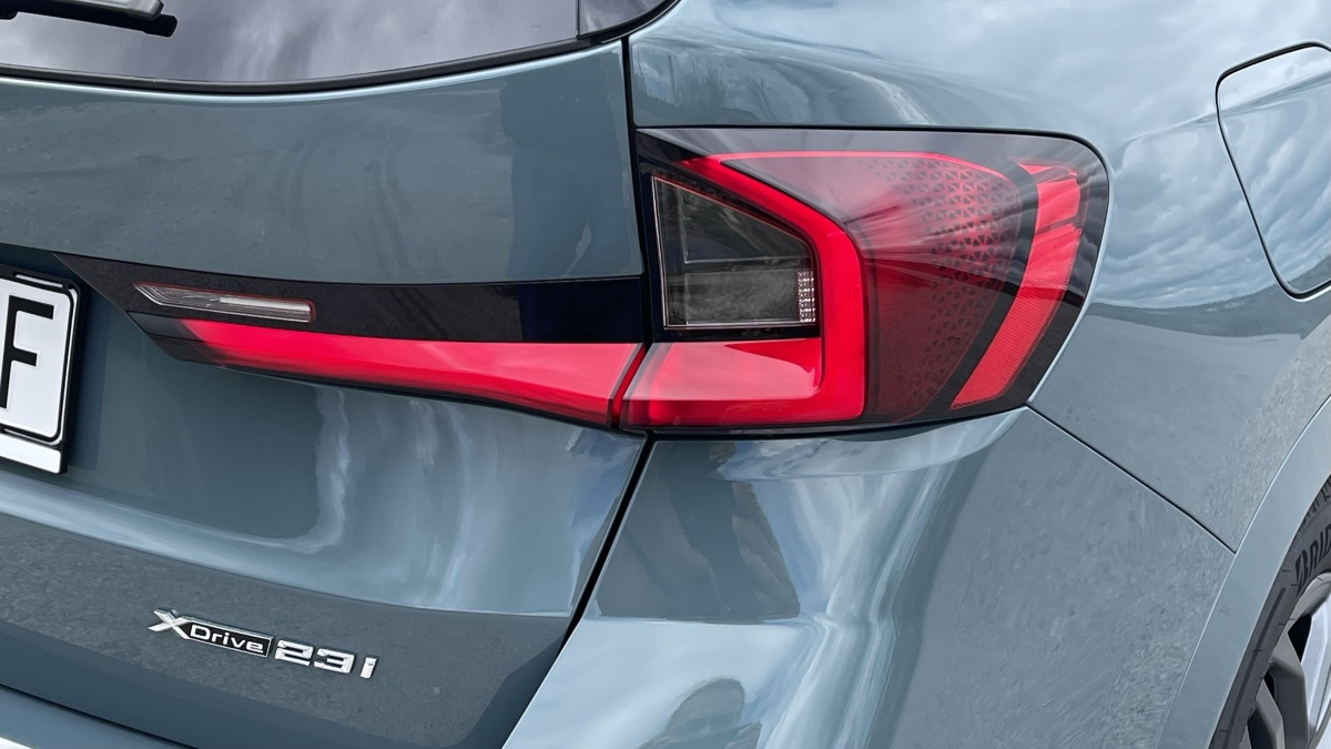 BMW X1 xDrive 23i  (2023)