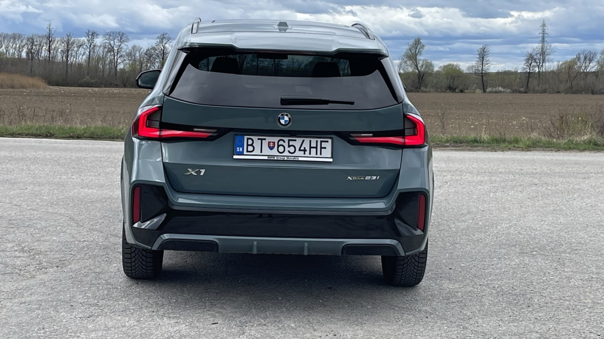 BMW X1 xDrive 23i  (2023)