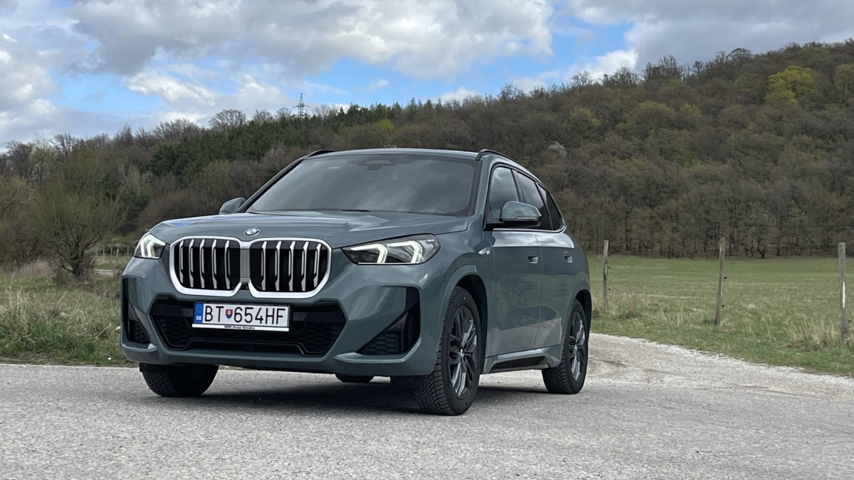 BMW X1 xDrive 23i  (2023)