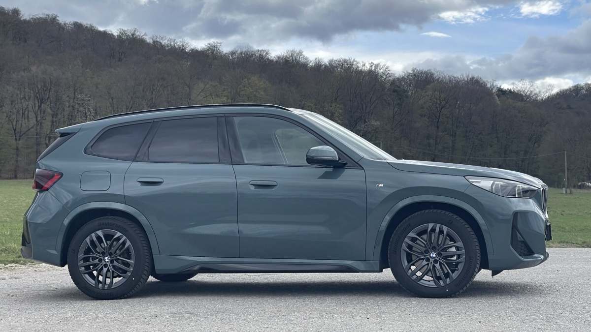 BMW X1 xDrive 23i  (2023)