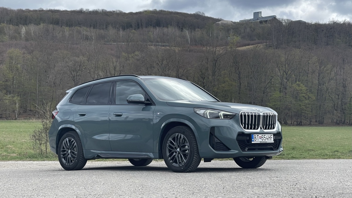 BMW X1 xDrive 23i  (2023)