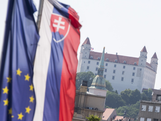 Bratislava hrad vlajky eú svk