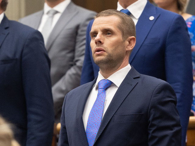 parlament, májová schôdza, Martin Klus