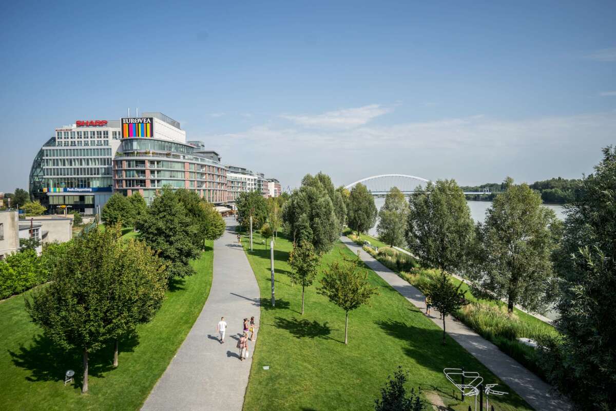Eurovea, promenáda