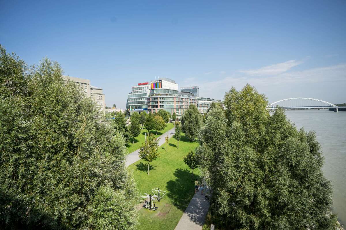 Eurovea, promenáda