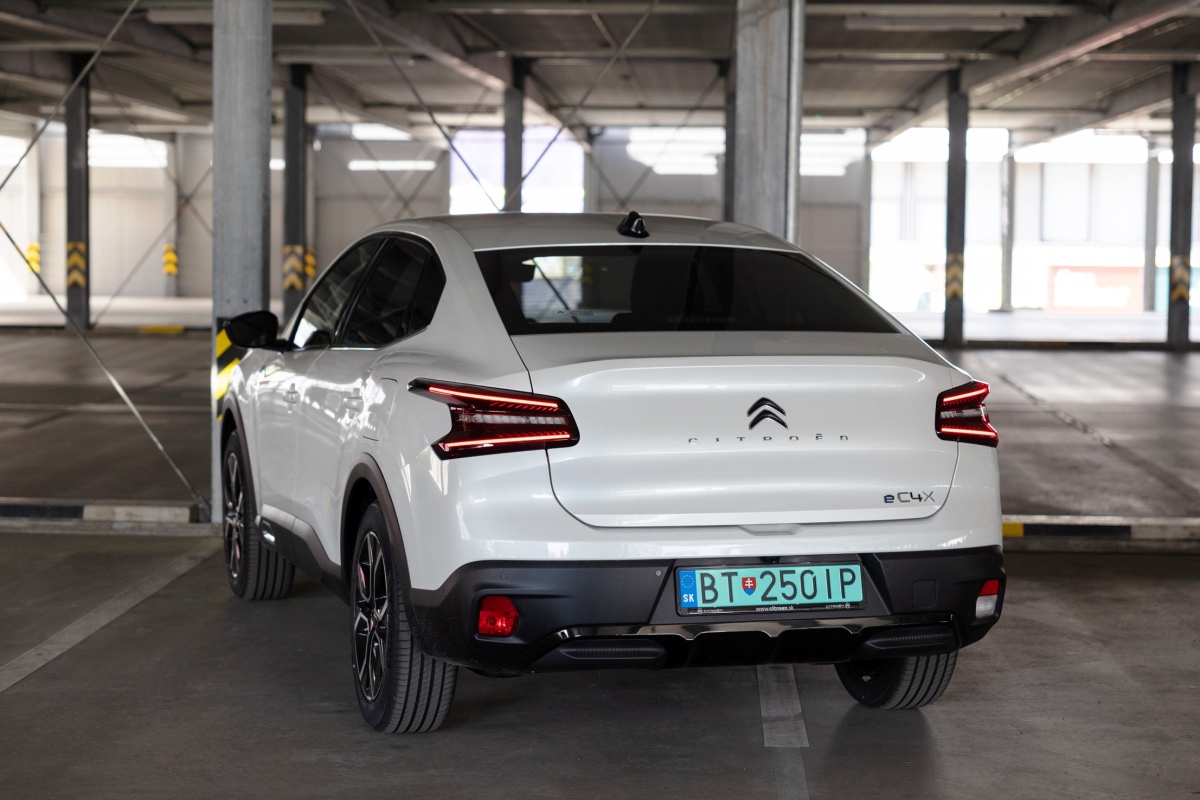 Citroën ë-C4 X - test 2023