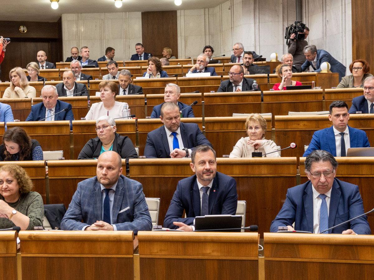 parlament, rokovanie, hlasovanie,