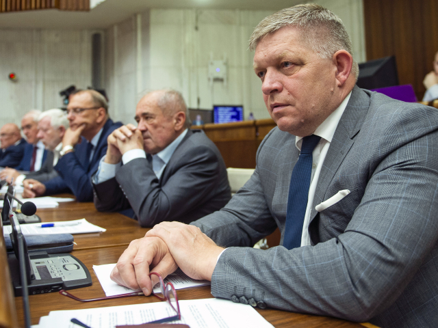 SR NR SR 90. schôdza zasadnutie dane diskusia BAX