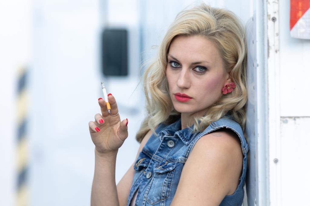 Hlavnú rolu vo filme Jej telo stvárňuje Natália Germáni.