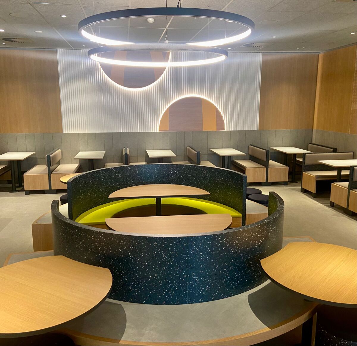 Eurovea 2 - McDonald’s
