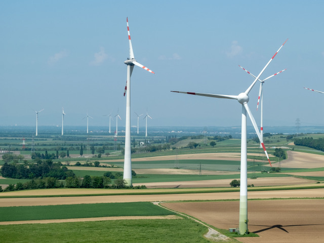 veterná elektráreň, veterná turbína, zelená energia,