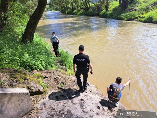 polícia, pátranie, rieka, ondava