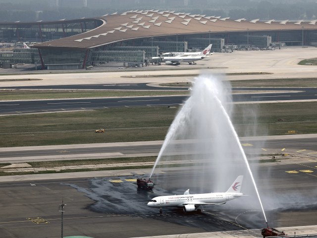 Čína C919 lietadlo nové let prvý komerčný
