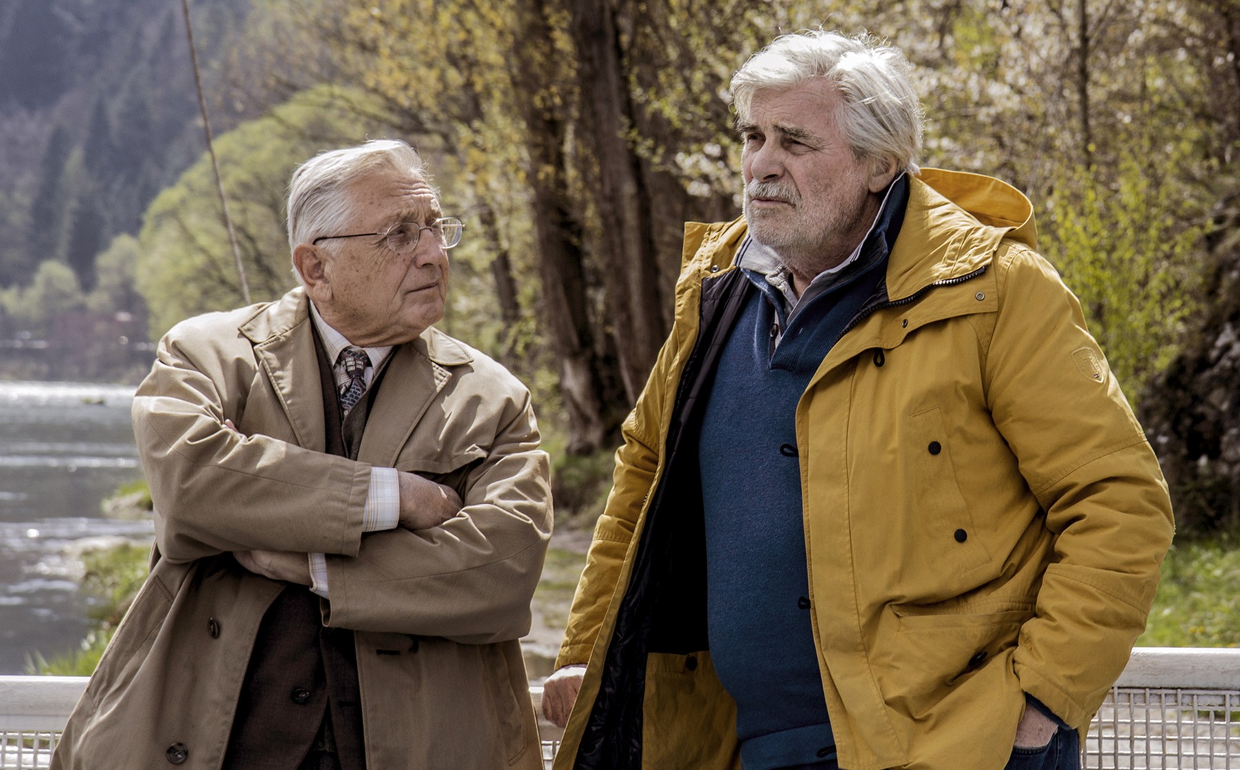 Jiří Menzel a Peter Simonischek vo filme Tlmočník z roku 2018.