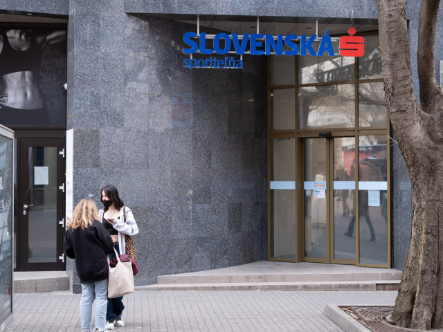 banka bankomat pobočka