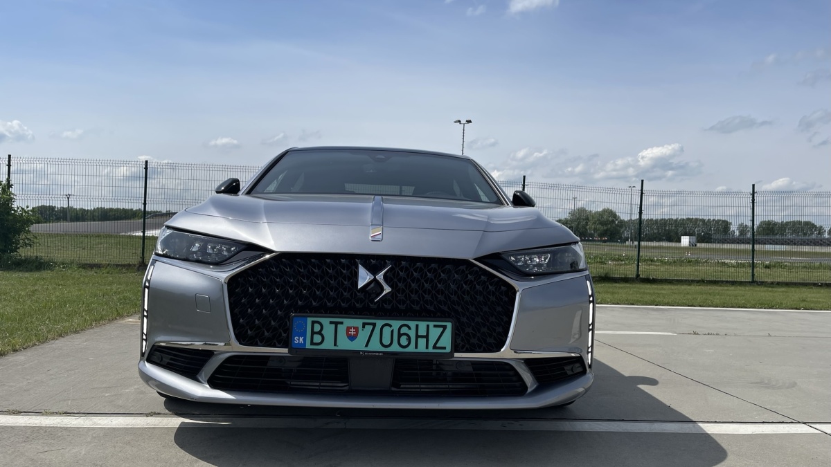 DS9 E-TENSE 4x4 360 (2023)