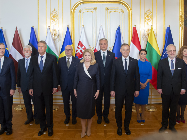 Slovensko politika summit samit B9 lídri NATO BAX