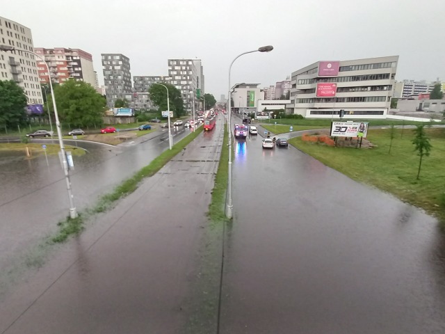 búrka, dážď, bratislava, ružinovská ulica