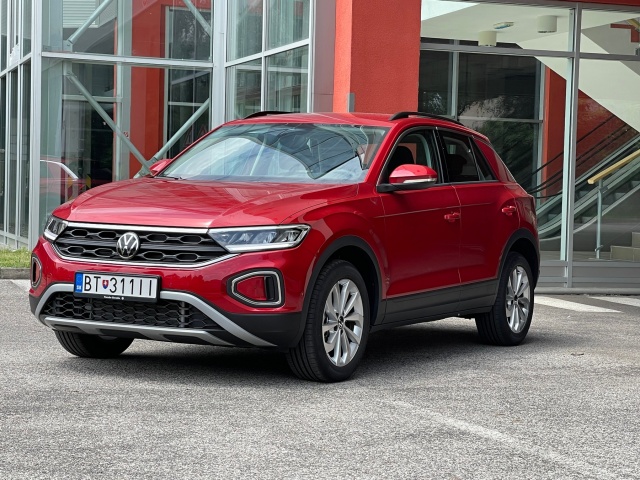 Volkswagen T-Roc Life 1.5 TSI ACT 6G (2023)