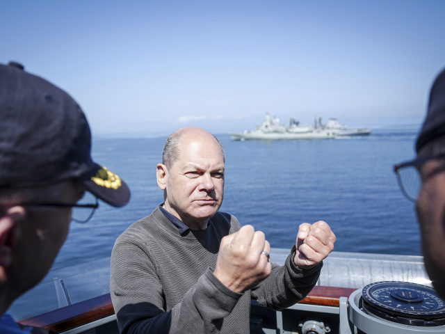 Olaf Scholz / Nímorníctvo / Navy / Fregata / Mecklenburg-Vorpommern /