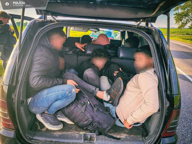 polícia, migranti, sýrski migranti, utečenci