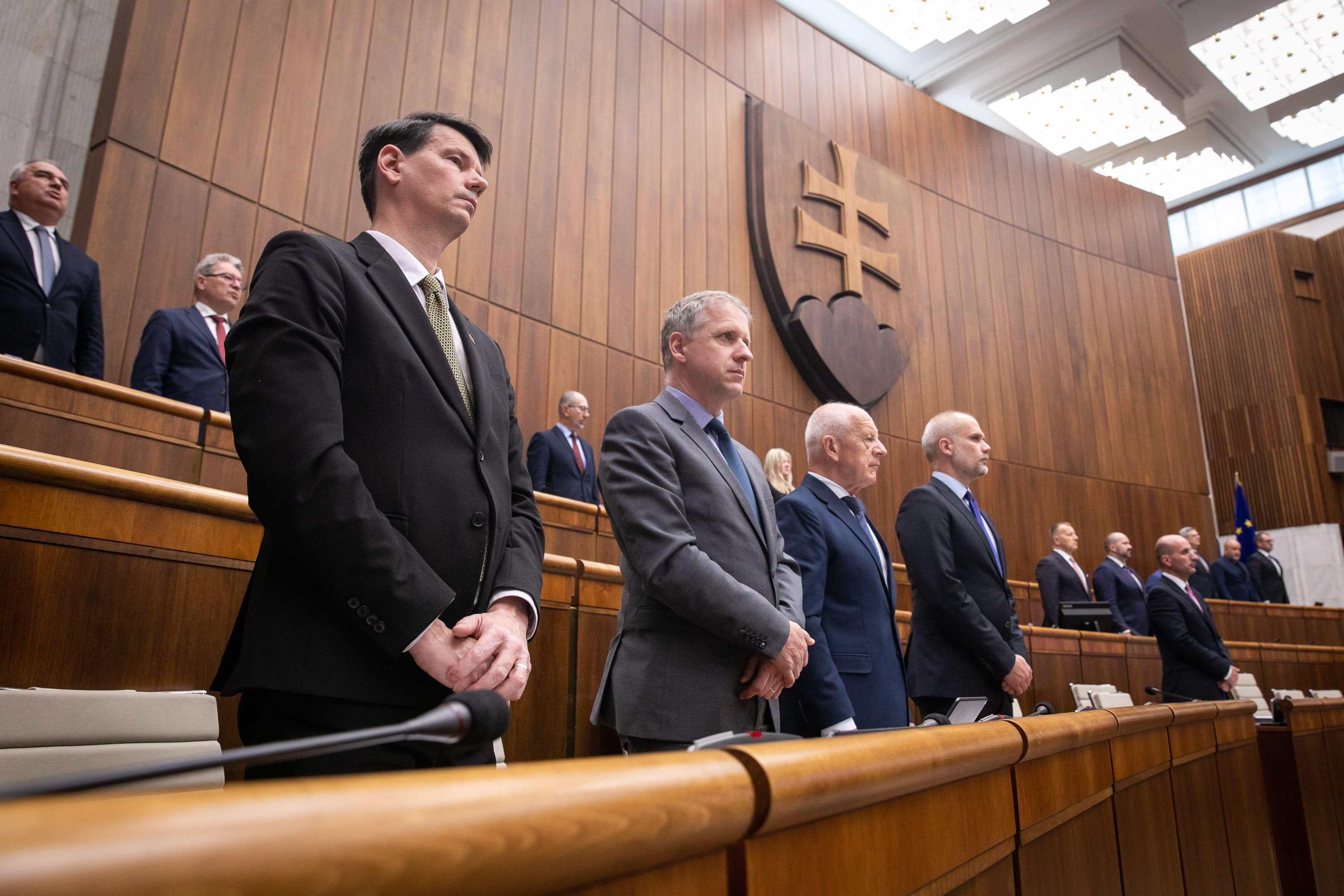 (Zľava) Minister zdravotníctva Michal Palkovič, minister životného prostredia Milan Chrenko, minister pôdohospodárstva Jozef Bíreš a minister obrany Martin Sklenár počas rokovania 94. schôdze Národnej rady SR.