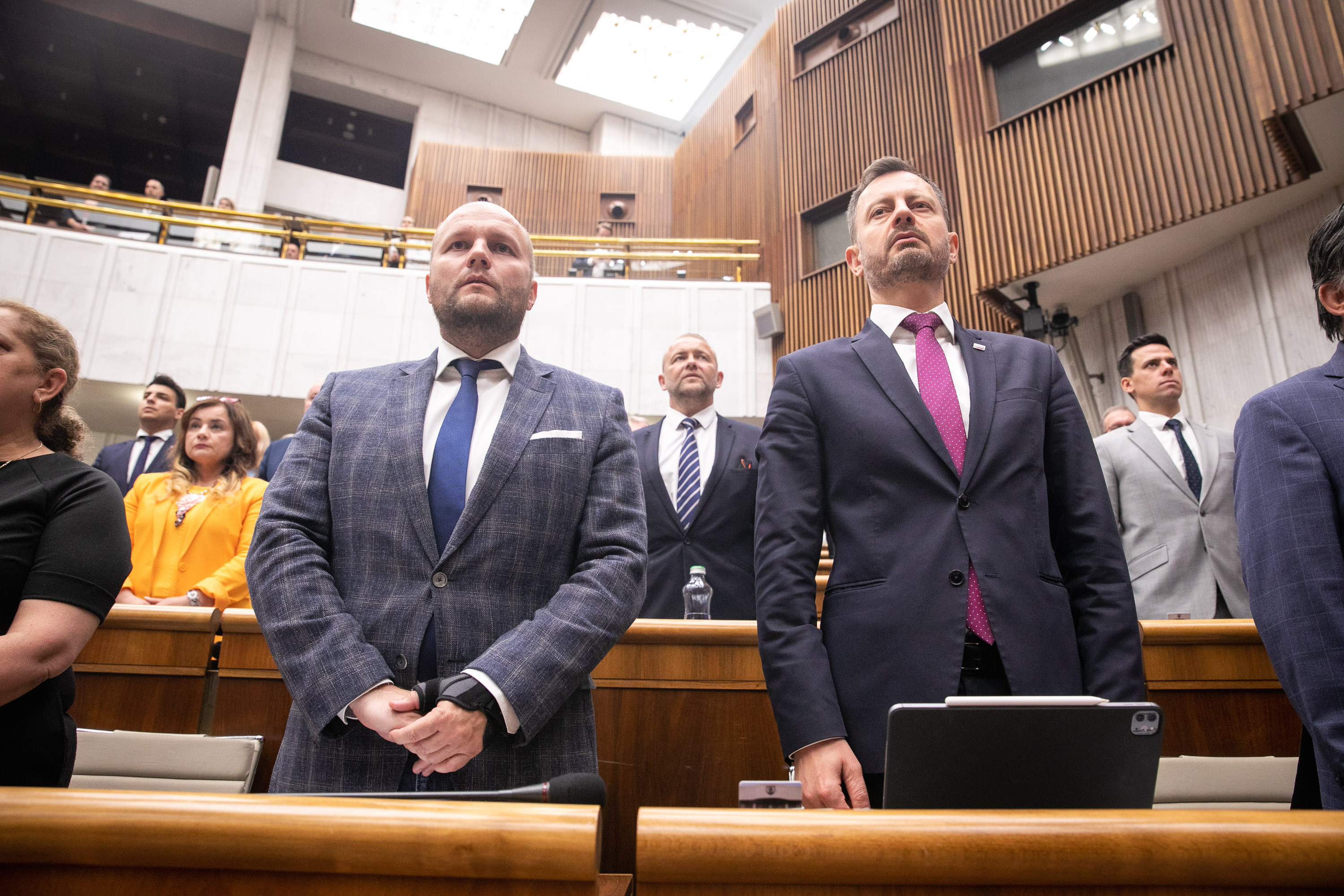 (Zľava) Nezaradení poslanci za Demokratov Jaroslav Naď a Eduard Heger