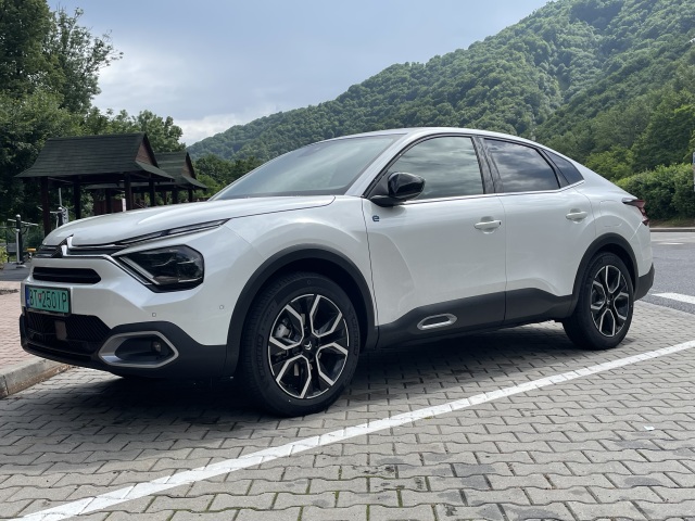 Citroën ë-C4 X - test 2023
