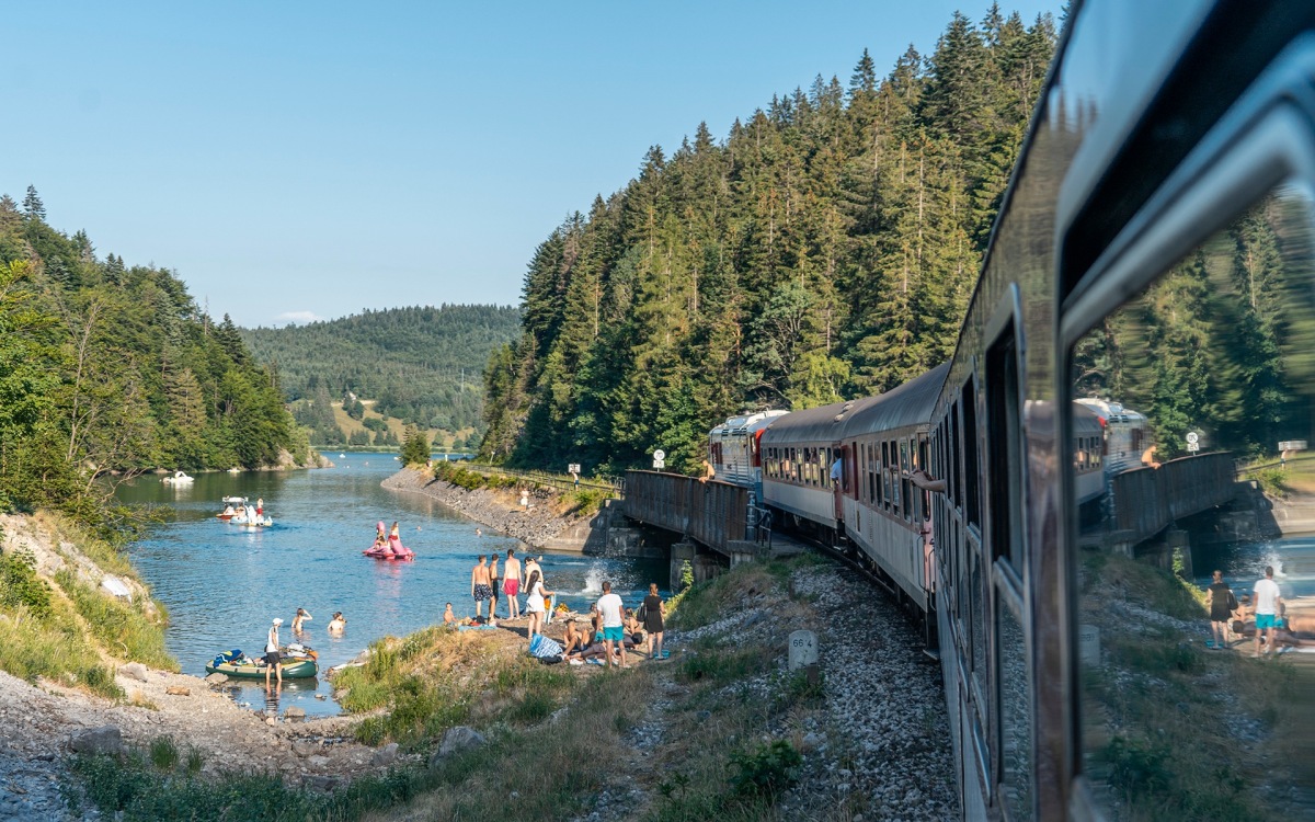 Vyberte sa vlakom k vodnym plocham v Slovenskom raji ci na turistiku