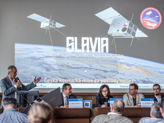 akademie vied satelit