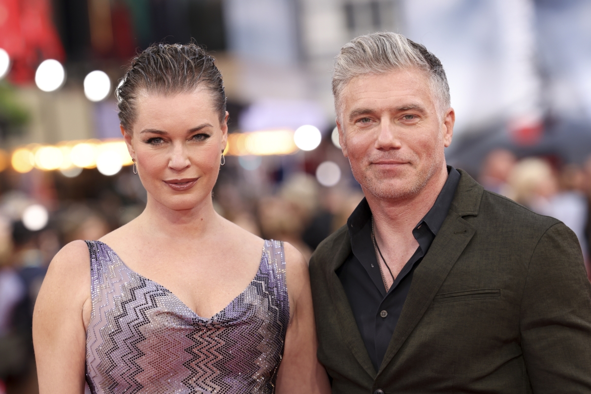 Rebecca Romijn a Anson Mount 