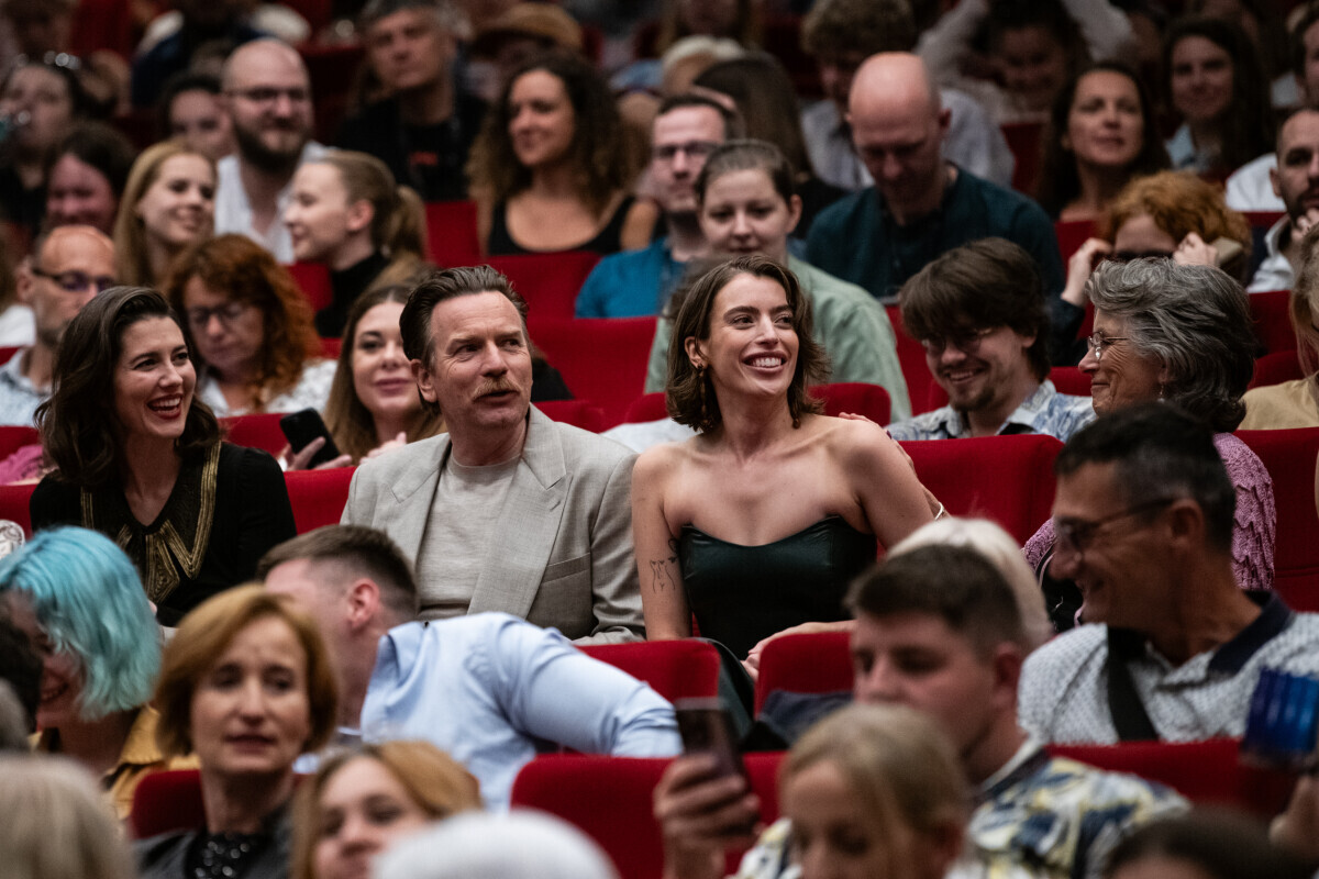 herec-ewan-mcgregor-a-hereckEwan McGregor a jeho dcéra Clara McGregora-clara-mcgregor