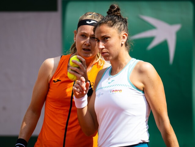 Marie Bouzková a Sara Sorribesová