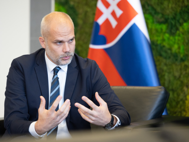 Minister obrany Martin Sklenár