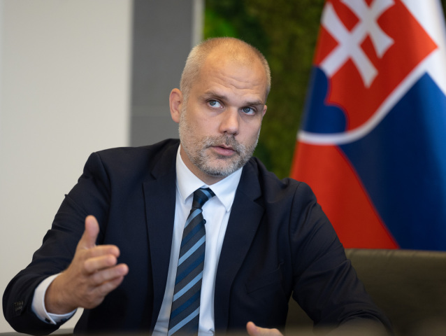 Minister obrany Martin Sklenár