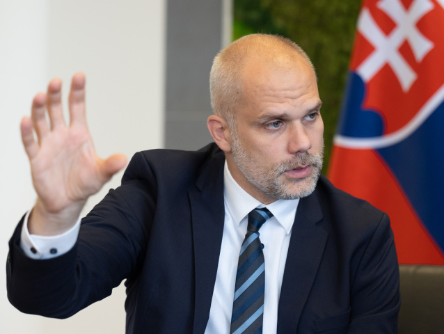 Minister obrany Martin Sklenár