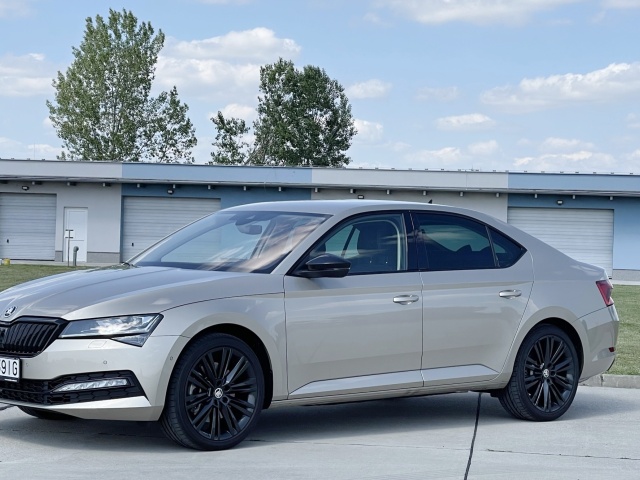 Škoda Superb 2.0 TSI 4x4 (2023)