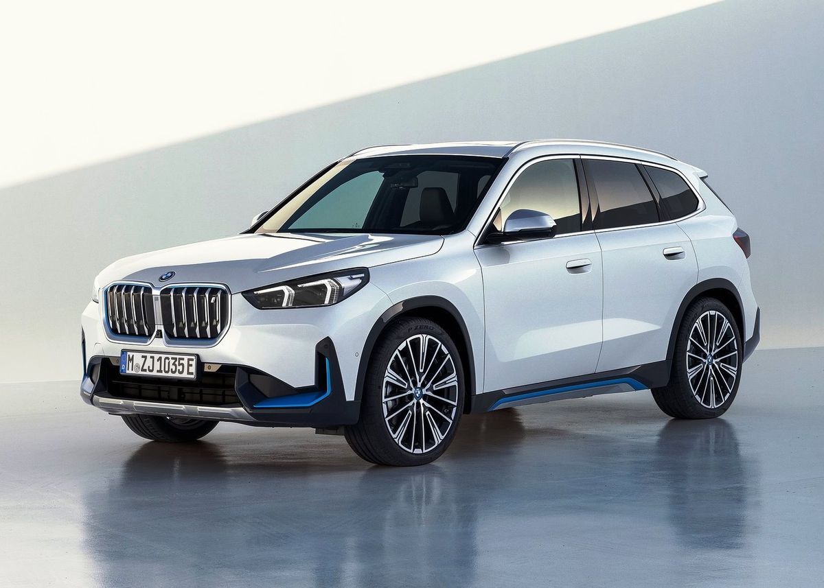 10. BMW i X1 - Od 53 5-tisic eur
