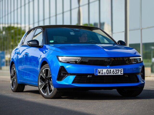 Opel-Astra Electric-2023-1600-01