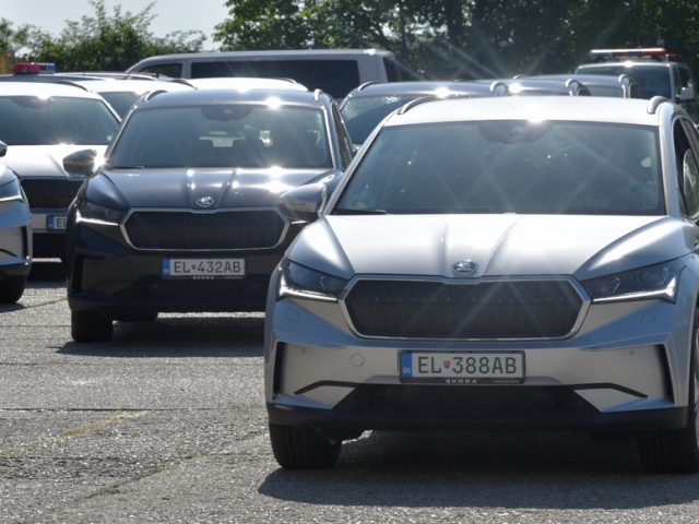 Policajné elektromobily Škoda Enyaq 60 Loft