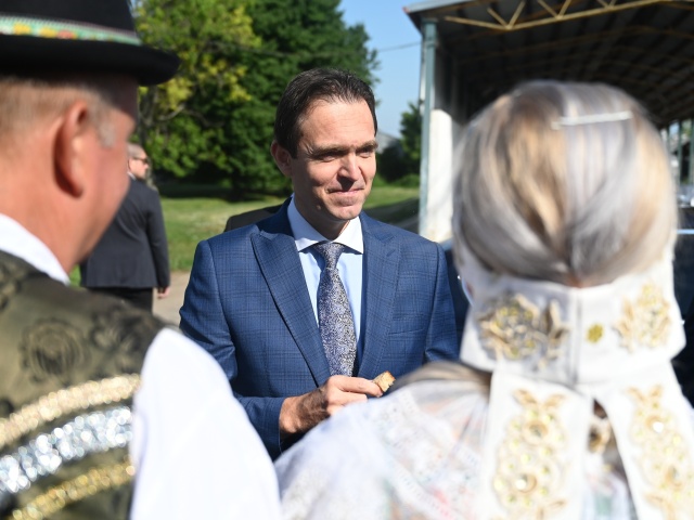 SR Špačince pôdohospodárstvo vláda žatva výjazd TTX